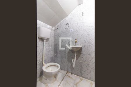 Banheiro de kitnet/studio para alugar com 1 quarto, 20m² em Barra Funda, São Paulo