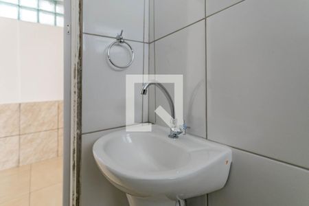 Banheiro de kitnet/studio para alugar com 1 quarto, 15m² em Centro, Mogi das Cruzes