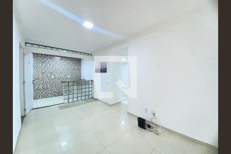 Sala de apartamento para alugar com 2 quartos, 50m² em Jardim das Margaridas, Salvador