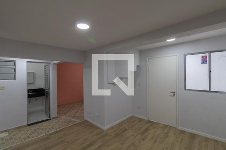 Quarto/Sala de casa para alugar com 1 quarto, 30m² em Vila Ré, São Paulo