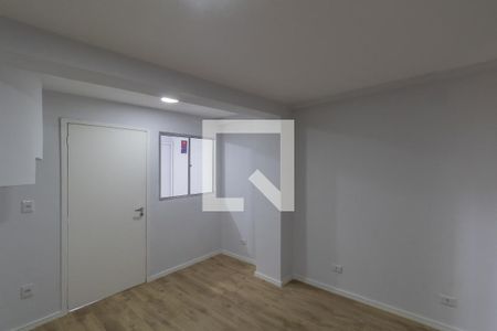 Quarto/Sala de casa para alugar com 1 quarto, 30m² em Vila Ré, São Paulo