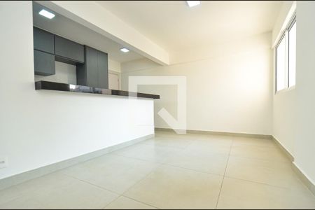 Sala de estar de apartamento para alugar com 3 quartos, 70m² em Ipiranga, Belo Horizonte