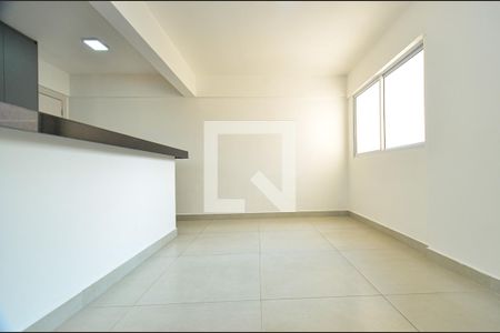 Sala de estar de apartamento para alugar com 3 quartos, 70m² em Ipiranga, Belo Horizonte