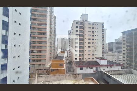 Visto da sala de apartamento para alugar com 1 quarto, 45m² em Tupi, Praia Grande