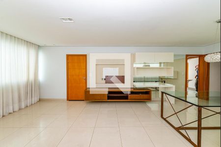 Sala de apartamento para alugar com 4 quartos, 110m² em Buritis, Belo Horizonte