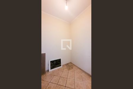 Casa de condomínio à venda com 400m², 5 quartos e 4 vagas Casa de condomínio à venda com 400m², 5 quartos e 4 vagasQuarto de Serviço