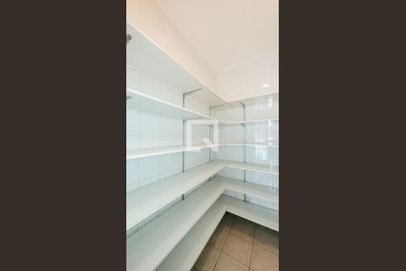 Casa de condomínio à venda com 400m², 5 quartos e 4 vagas Casa de condomínio à venda com 400m², 5 quartos e 4 vagasDespensa