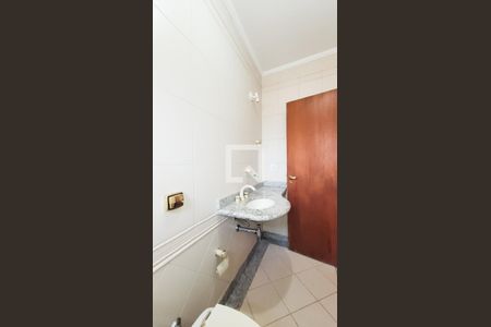 Casa de condomínio à venda com 400m², 5 quartos e 4 vagas Casa de condomínio à venda com 400m², 5 quartos e 4 vagasBanheiro da Suíte 1