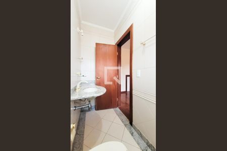 Casa de condomínio à venda com 400m², 5 quartos e 4 vagas Casa de condomínio à venda com 400m², 5 quartos e 4 vagasBanheiro da Suíte 1