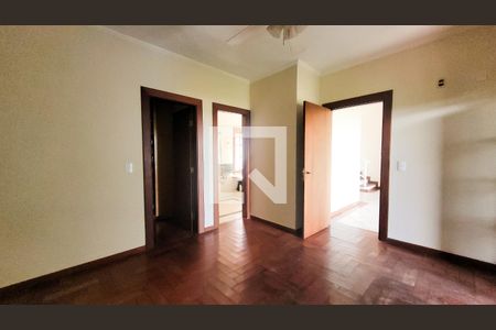 Casa de condomínio à venda com 400m², 5 quartos e 4 vagas Casa de condomínio à venda com 400m², 5 quartos e 4 vagasSuíte master