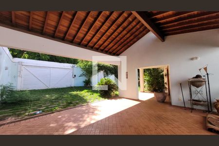 Casa de condomínio à venda com 400m², 5 quartos e 4 vagas Casa de condomínio à venda com 400m², 5 quartos e 4 vagasGaragem