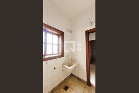 Casa de condomínio à venda com 400m², 5 quartos e 4 vagas Casa de condomínio à venda com 400m², 5 quartos e 4 vagasLavanderia