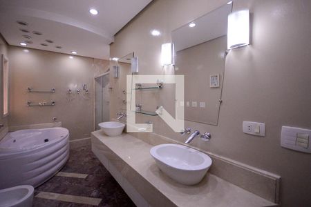 Apartamento à venda com 560m², 4 quartos e 5 vagas Apartamento à venda com 560m², 4 quartos e 5 vagasBanheiro do Quarto 4