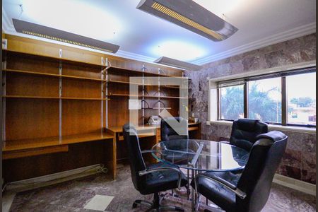 Apartamento à venda com 560m², 4 quartos e 5 vagas Apartamento à venda com 560m², 4 quartos e 5 vagasEscritório