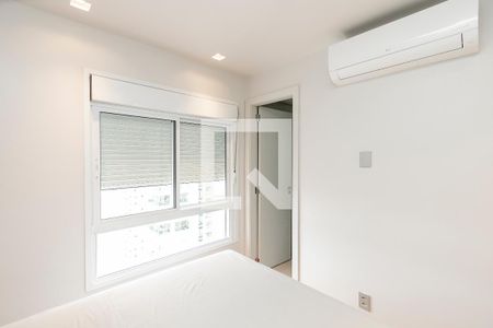 Suíte de apartamento à venda com 2 quartos, 72m² em Campo Belo, São Paulo