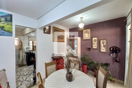 Casa à venda com 130m², 3 quartos e 2 vagasSala