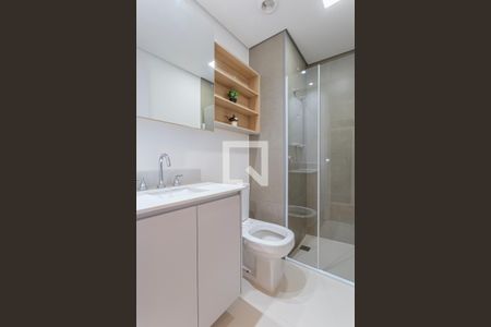 Banheiro de kitnet/studio para alugar com 1 quarto, 31m² em Indianópolis, São Paulo