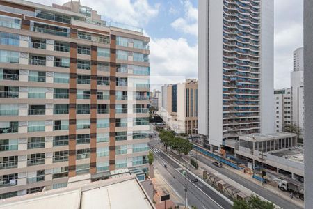 Vista de kitnet/studio para alugar com 1 quarto, 31m² em Indianópolis, São Paulo