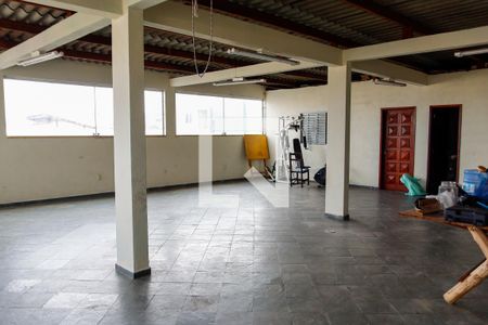 Casa à venda com 478m², 5 quartos e 2 vagas Casa à venda com 478m², 5 quartos e 2 vagasÁrea comum