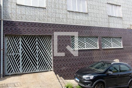 Casa à venda com 478m², 5 quartos e 2 vagas Casa à venda com 478m², 5 quartos e 2 vagasFachada