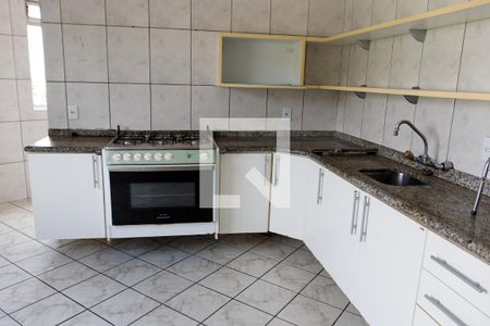 Casa à venda com 478m², 5 quartos e 2 vagas Casa à venda com 478m², 5 quartos e 2 vagasCozinha