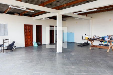 Casa à venda com 478m², 5 quartos e 2 vagas Casa à venda com 478m², 5 quartos e 2 vagasÁrea comum