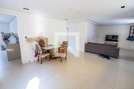 Sala de casa à venda com 4 quartos, 150m² em Jardim Guanabara, Belo Horizonte