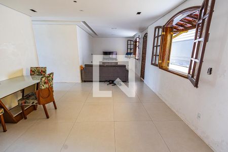 Sala de casa à venda com 4 quartos, 150m² em Jardim Guanabara, Belo Horizonte