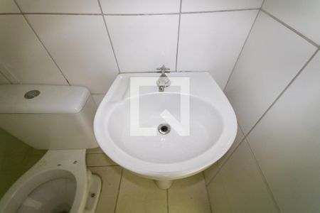 Banheiro de kitnet/studio para alugar com 1 quarto, 20m² em Chácara Belenzinho, São Paulo