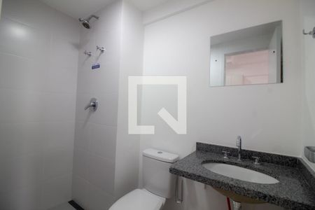 Banheiro de kitnet/studio para alugar com 1 quarto, 24m² em Santo Amaro, São Paulo