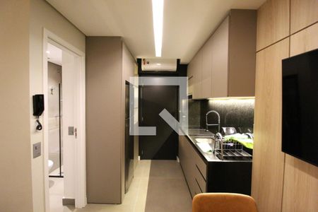 Sala/Cozinha de kitnet/studio para alugar com 1 quarto, 27m² em Itaim Bibi, São Paulo