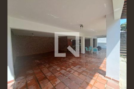 Casa à venda com 5 quartos, 227m² em Vila Progresso, Niterói