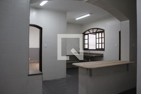 Cozinha de casa para alugar com 7 quartos, 340m² em Vila Bertioga, São Paulo