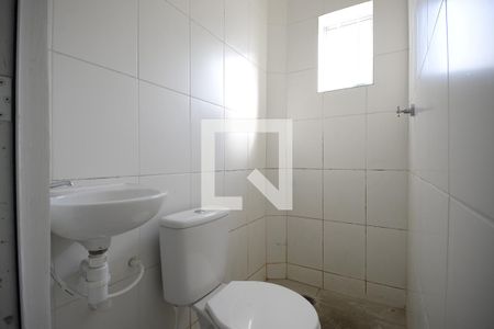 Banheiro de kitnet/studio para alugar com 1 quarto, 18m² em Liberdade, São Paulo