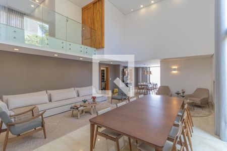 Casa à venda com 350m², 4 quartos e 7 vagasFoto 03