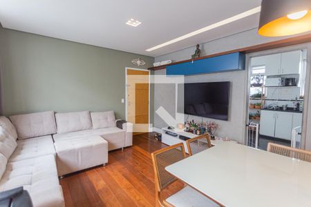 Sala de apartamento para alugar com 3 quartos, 83m² em Cidade Nova, Belo Horizonte