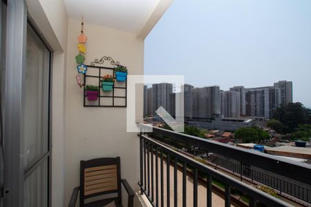 Varanda de apartamento à venda com 2 quartos, 58m² em Jardim Flor da Montanha, Guarulhos