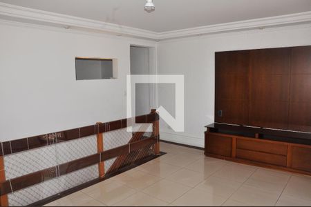 Sala de TV de apartamento à venda com 2 quartos, 107m² em Vila Mangalot, São Paulo