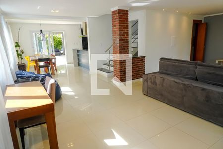 Sala de casa de condomínio para alugar com 3 quartos, 220m² em Querência, Viamão