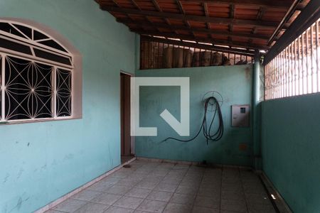 Garagem de casa à venda com 3 quartos, 160m² em Tropical, Contagem