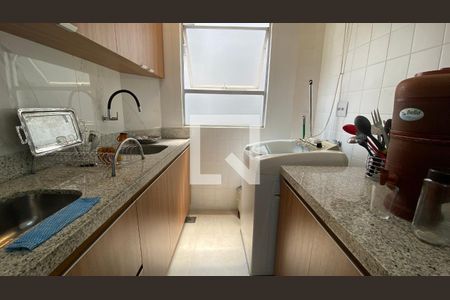 Cozinha de apartamento à venda com 3 quartos, 65m² em Estoril, Belo Horizonte