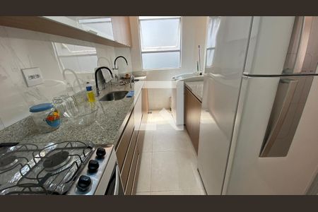 Cozinha de apartamento à venda com 3 quartos, 65m² em Estoril, Belo Horizonte