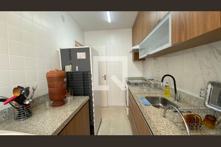 Cozinha de apartamento à venda com 3 quartos, 65m² em Estoril, Belo Horizonte