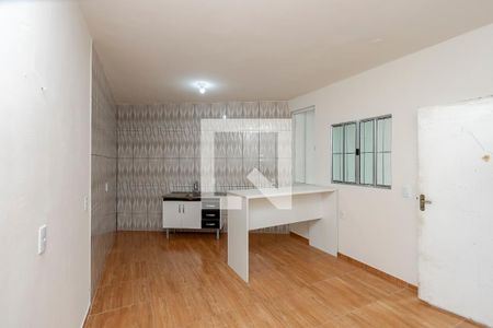 Sala/ Cozinha de casa para alugar com 2 quartos, 60m² em Jardim São Luís, São Paulo