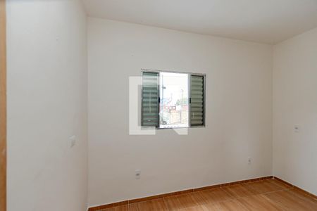 Quarto 1 de casa para alugar com 2 quartos, 60m² em Jardim São Luís, São Paulo