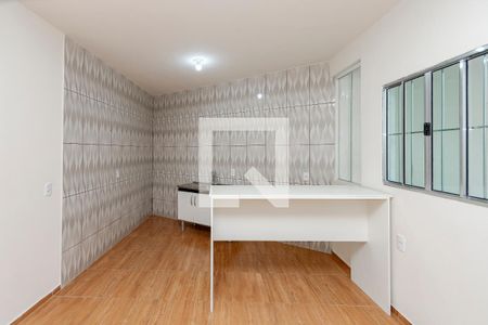 Sala/ Cozinha de casa para alugar com 2 quartos, 60m² em Jardim São Luís, São Paulo