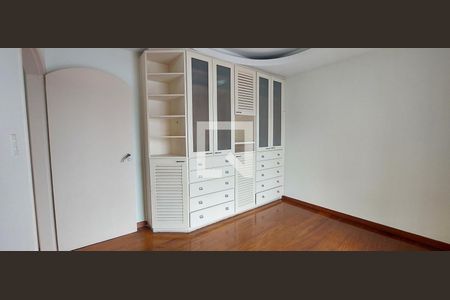 Apartamento à venda com 103m², 3 quartos e 2 vagas Apartamento à venda com 103m², 3 quartos e 2 vagasQuarto 2
