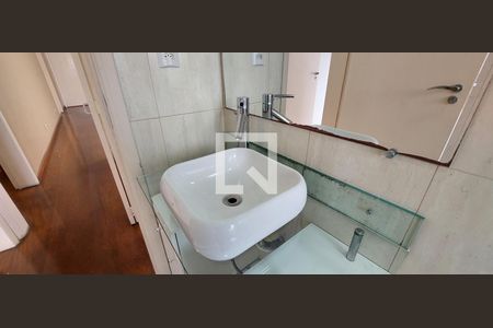 Apartamento à venda com 103m², 3 quartos e 2 vagas Apartamento à venda com 103m², 3 quartos e 2 vagasBanheiro 2