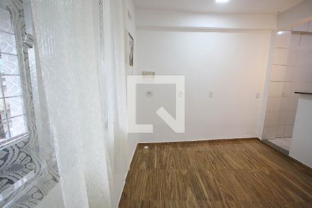 Sala de casa para alugar com 1 quarto, 35m² em Pechincha, Rio de Janeiro