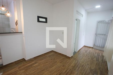 Sala de casa para alugar com 1 quarto, 35m² em Pechincha, Rio de Janeiro